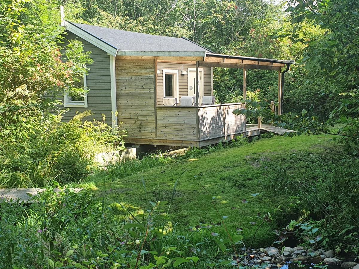 Skogsbaeckens Stugby Ab Vila Tomelilla Exterior foto