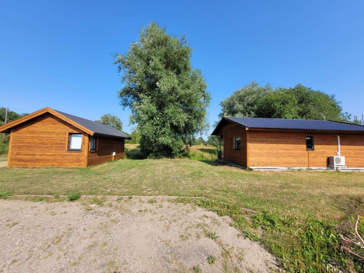 Skogsbaeckens Stugby Ab Vila Tomelilla Exterior foto