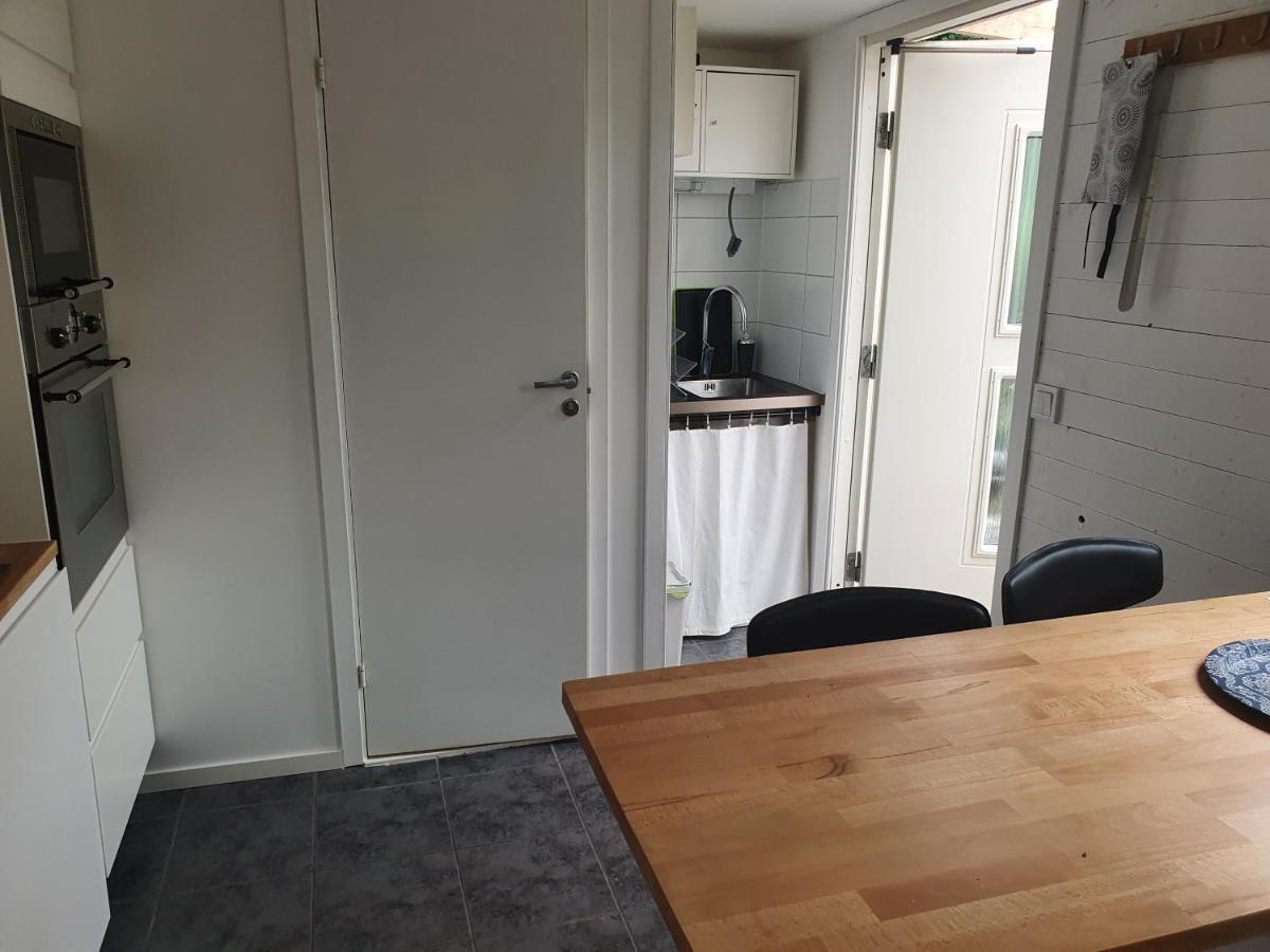 Skogsbaeckens Stugby Ab Vila Tomelilla Exterior foto
