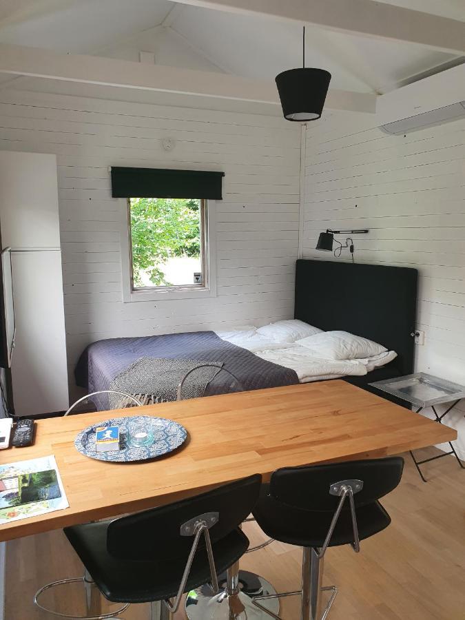 Skogsbaeckens Stugby Ab Vila Tomelilla Exterior foto