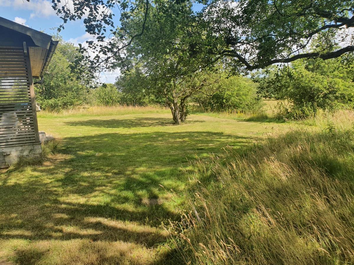 Skogsbaeckens Stugby Ab Vila Tomelilla Exterior foto